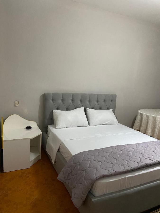 Hotel Belind Berat Bagian luar foto