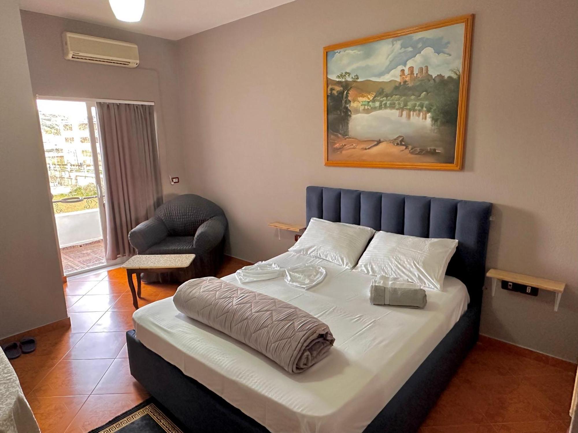 Hotel Belind Berat Bagian luar foto