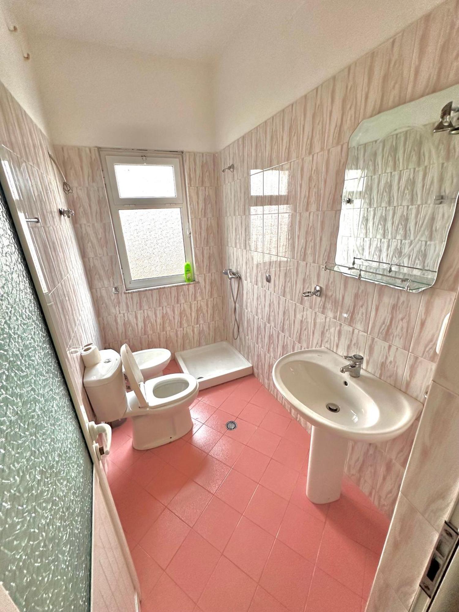 Hotel Belind Berat Bagian luar foto