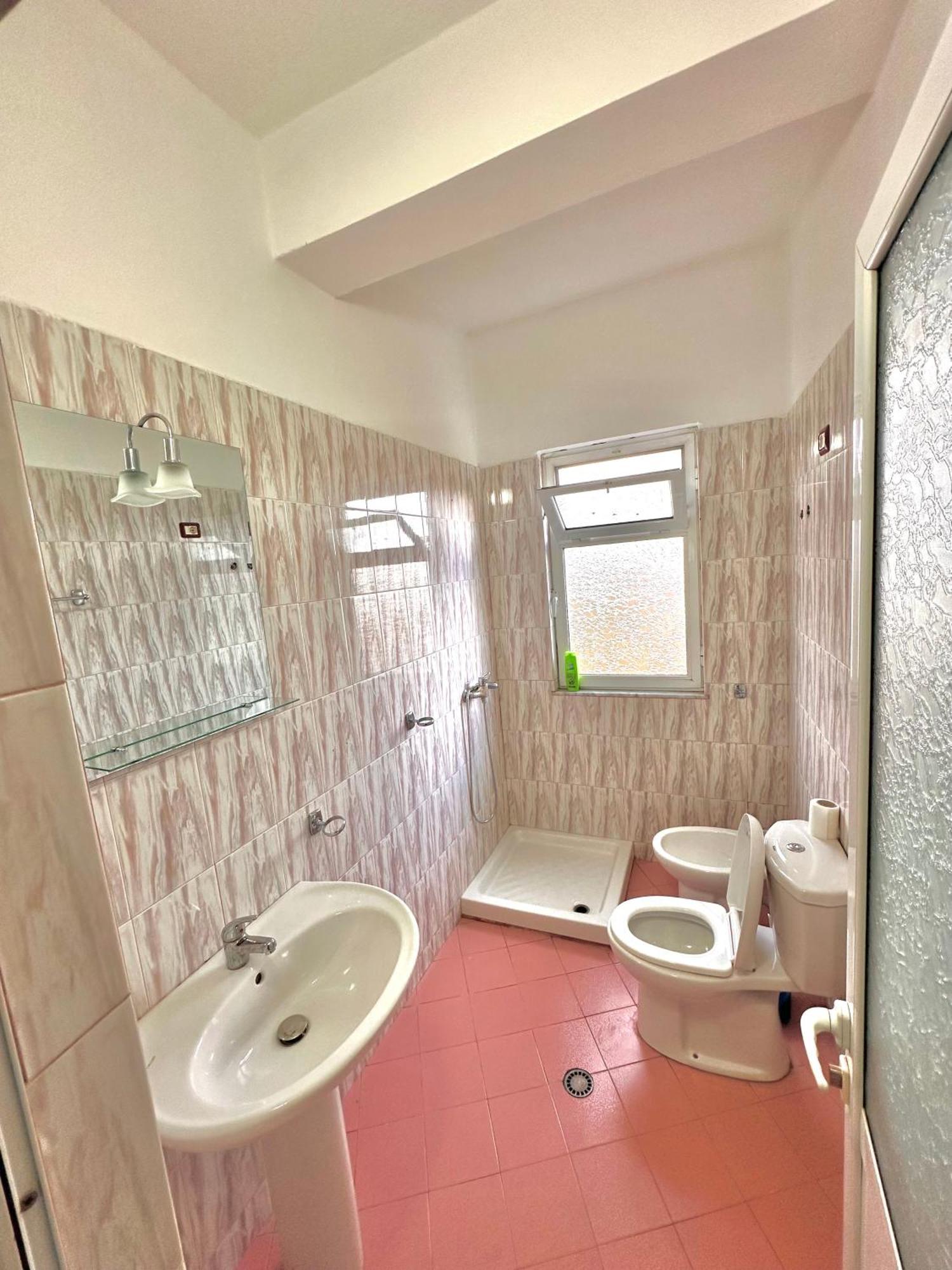 Hotel Belind Berat Bagian luar foto