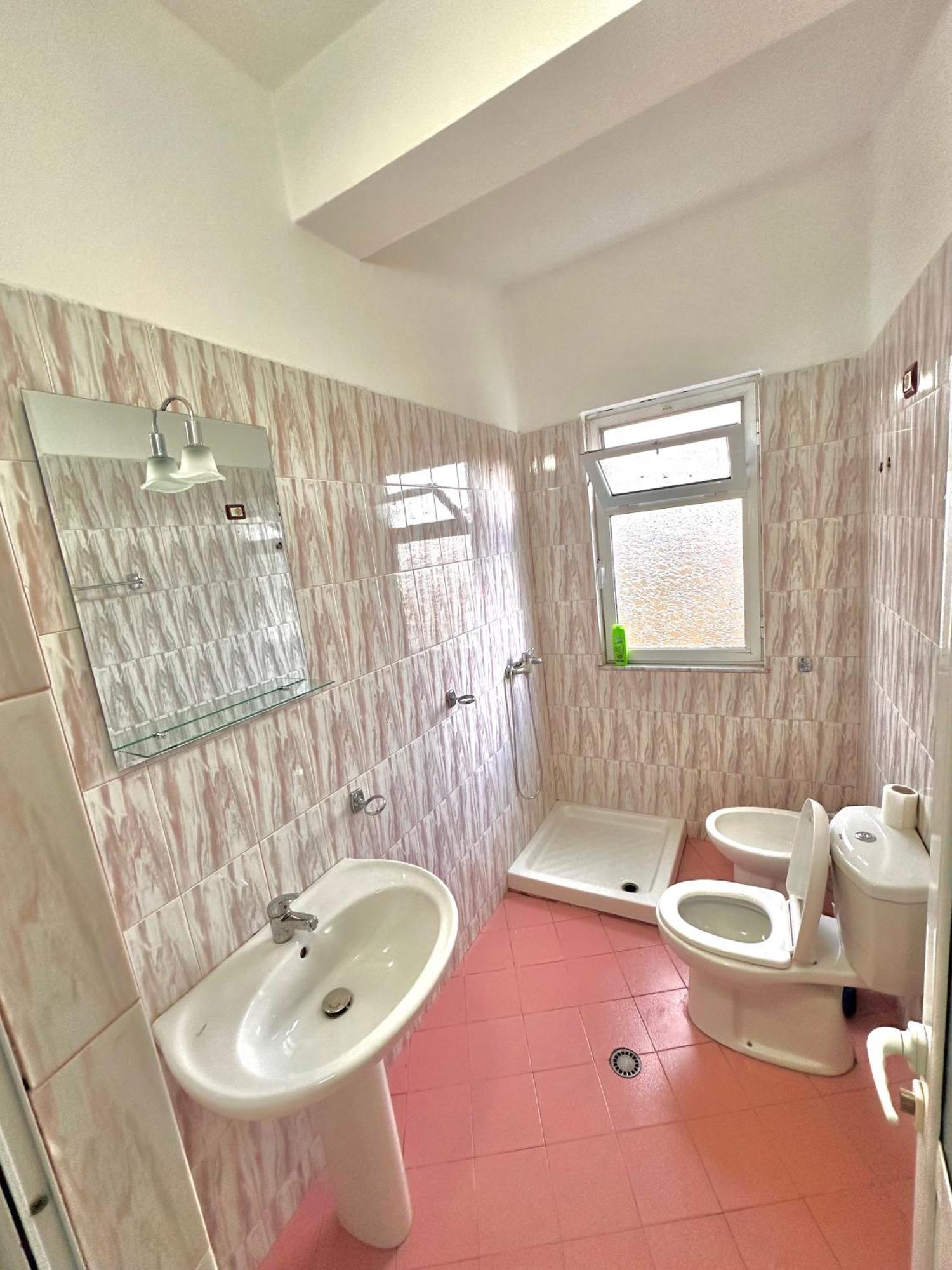 Hotel Belind Berat Bagian luar foto